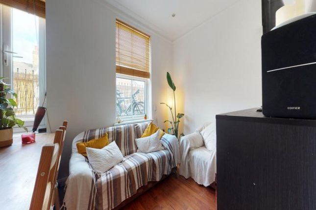 Flat 1, 68 Railton Road, London photo 4
