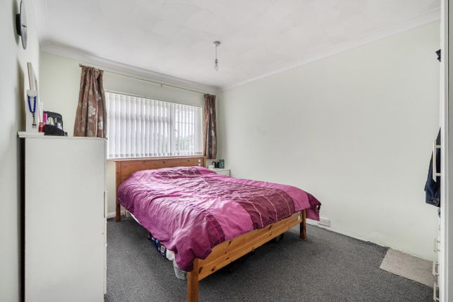 26, Salford Close, Berkshire photo 4