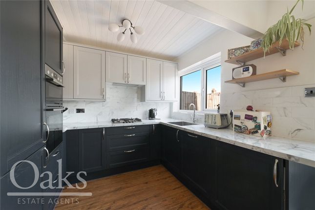 107, Rowan Crescent, London photo 4