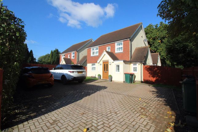 Thumbnail Detached house for sale in Tinsley Green, Crawley