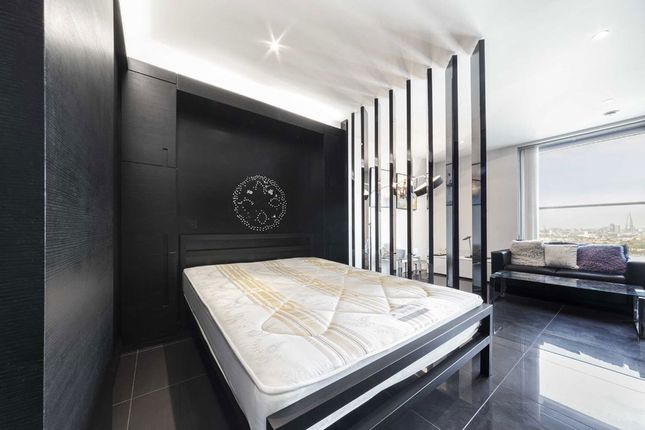Flat 2813, 1, Pan Peninsula Square, London photo 3
