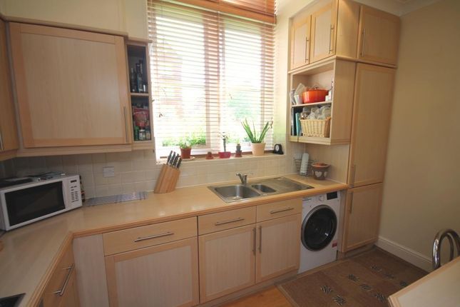 3, Lavender Court, Lavender Close, Leatherhead photo 4