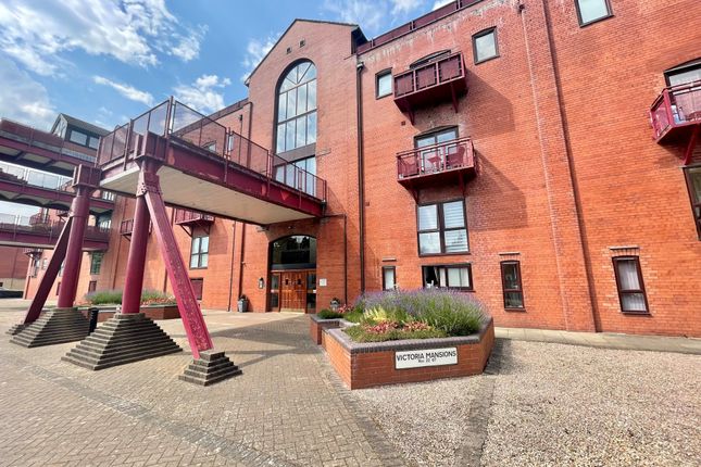 3-bed flat on Victoria Mansions, Preston, £220,000