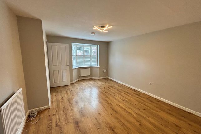 3 The Oaks, Franklyn Road, Devizes photo 3