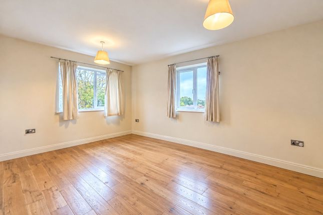 Elmcroft Crescent, Somerset photo 2