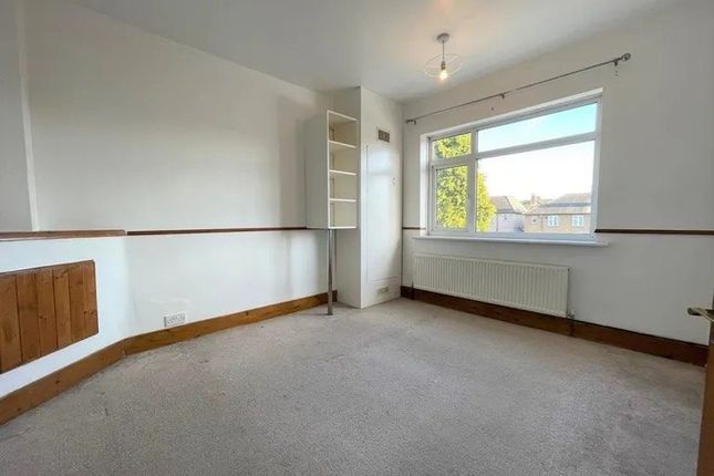 10, Jarrow Road, Chadwell Heath, Essex photo 4