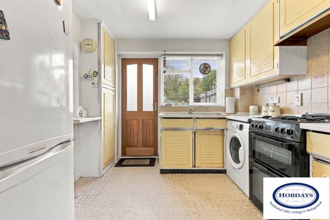 21, Northlands, Potters Bar photo 3