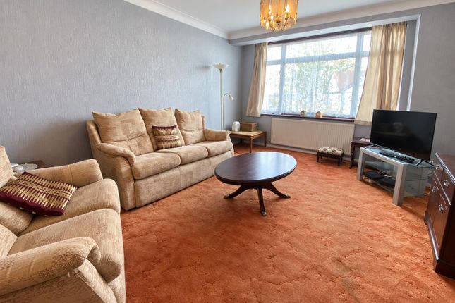 Larkshall Crescent, London photo 3