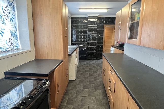 64, Derwydd Avenue, Ammanford photo 2