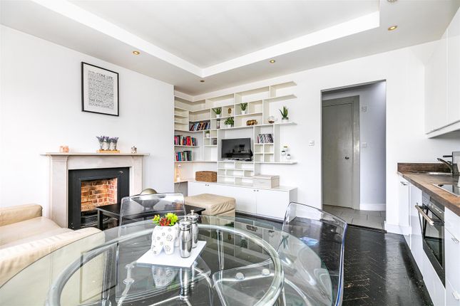 12, Drayton Court, London photo 2