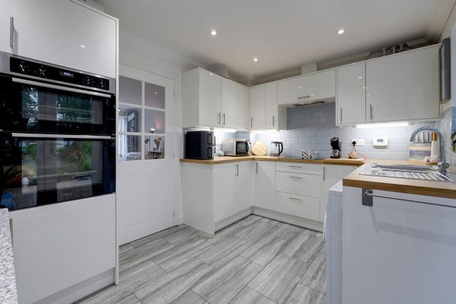 36, Cuckmere Close, Hailsham photo 3