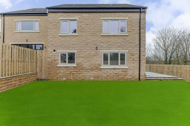 Detached house for sale in 2 Hillside View, Bradford