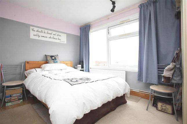 Flat for sale in Delves Crescent, Wood End, Atherstone, Warwickshire