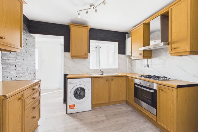 74, Norfolk Avenue, Berkshire photo 3