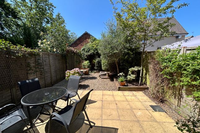 47, Teeswater Close, Rugby photo 2