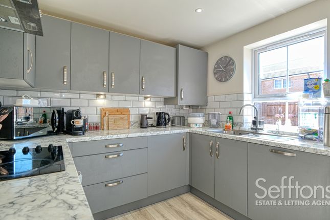 13 Gallard Way, Norwich photo 3