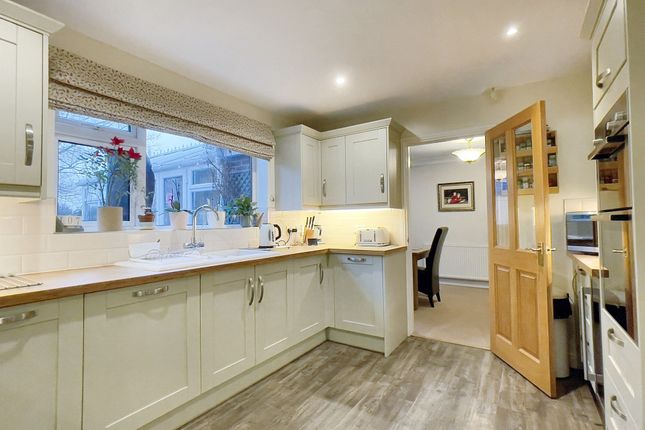 32 Oakham Drive, Coalville photo 3