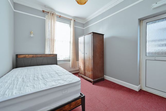 1-bed flat on Bushey, Bushey, £1,350/mo