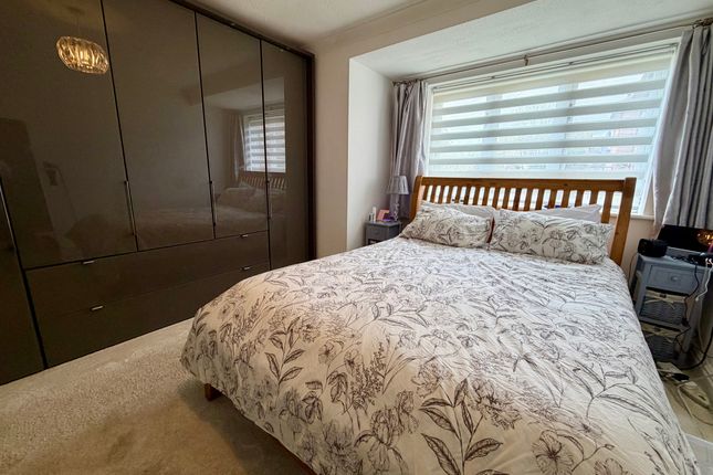 7 holme place, Hemel Hempstead photo 3