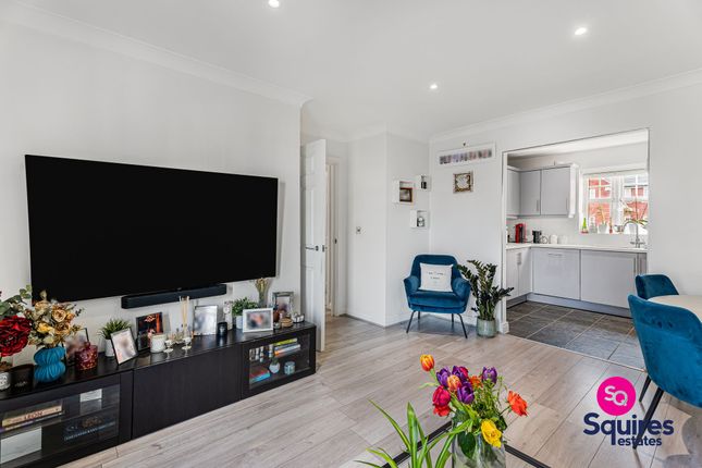 3 Leighton Court, London photo 4
