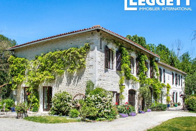 Thumbnail Villa for sale in Saint-Fraigne, Charente, Nouvelle-Aquitaine
