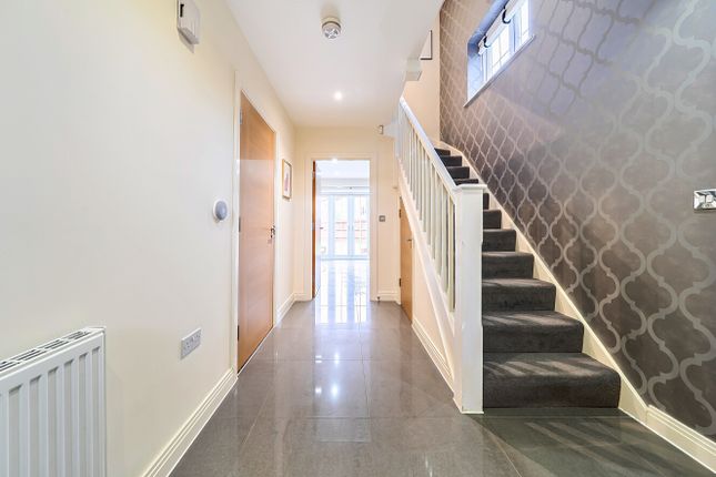 68 Colnhurst Road, Watford photo 3