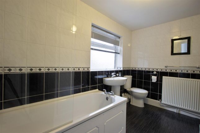 1, Hall Terrace, Chesterfield photo 3