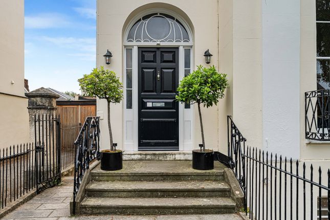 9,Flat 4, Priory Street, Cheltenham photo 2