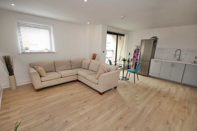 Thumbnail Flat to rent in Chapel Street, Manchester