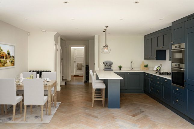 33, Cadogan Lane, Belgravia photo 2