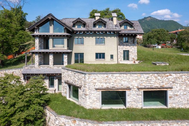 Villa for sale in Centonara, Madonna Del Sasso, Piemonte
