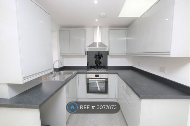 Ainsdale Crescent, Reading photo 5