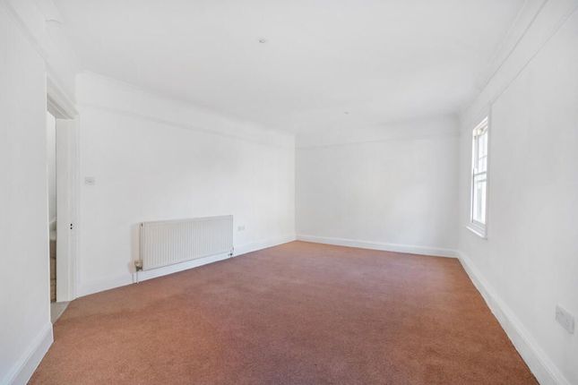 4,The Maisonette, 3 Hillcroft, Fore Street Hill, Budleigh Salterton photo 3