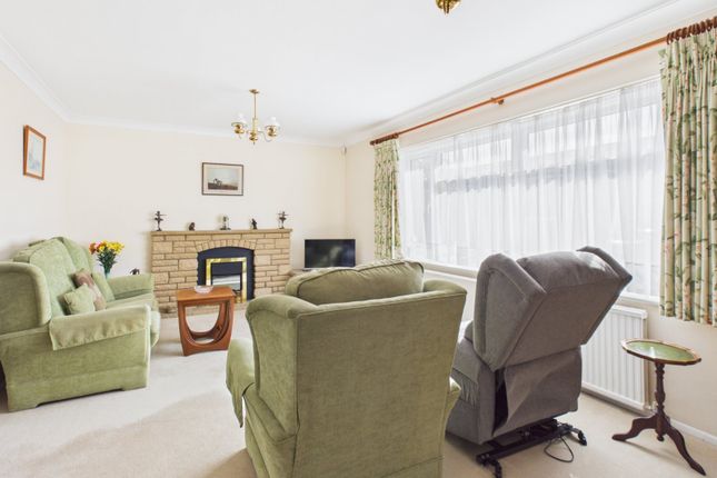 52, Chessfield Park, Amersham photo 4