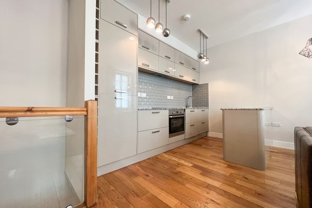 Flat 1, 1-3, Howard Gardens, Cardiff photo 5
