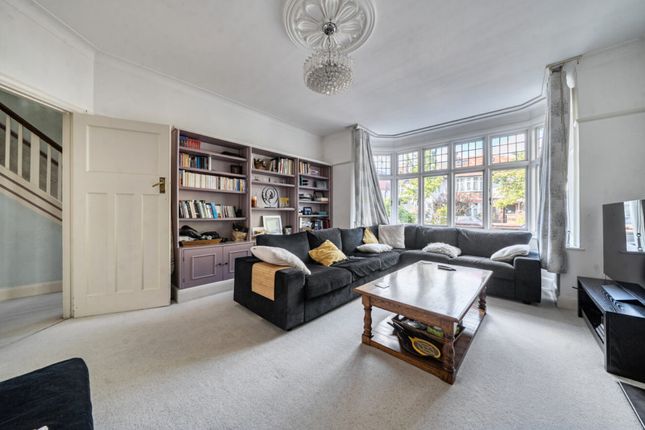 20, Elm Crescent, Ealing photo 3