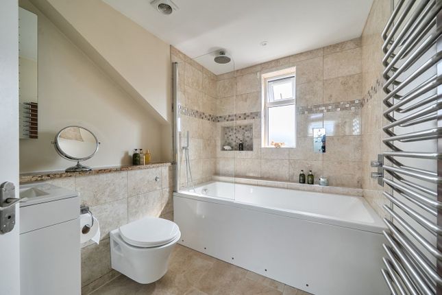 Flat 2, Kingfisher Court, 34, Keyhaven Road, Milford on Sea photo 4