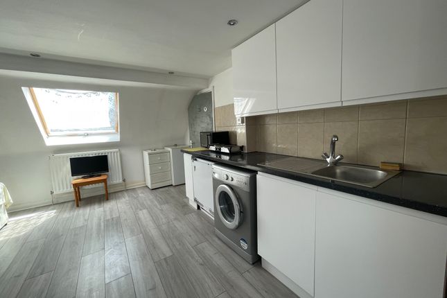 Bury Street West, Edmonton photo 3