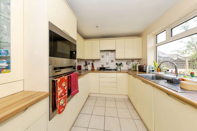 34, Heol Drindod, Carmarthen photo 4