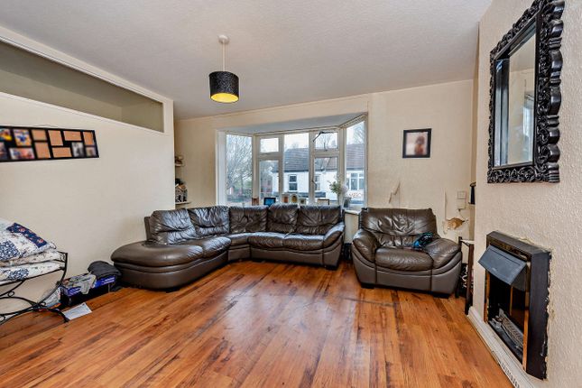 Maisonette for sale in Chipstead Valley Road, Coulsdon