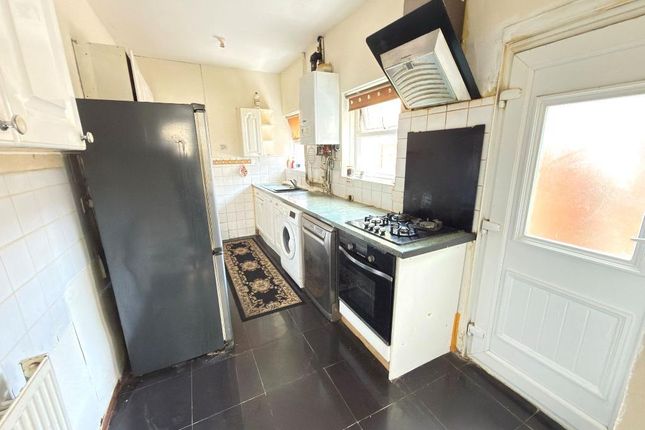 40, Oak Road, Luton photo 4