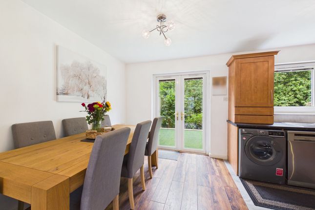 9 Harley Gardens, Bonnybridge photo 4