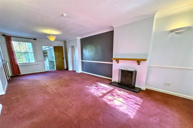 11, Lower Manor Road, Farncombe photo 3