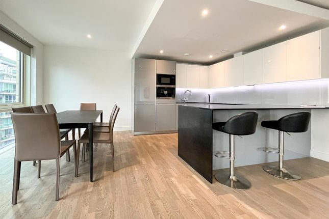 Flat for sale in Merdian House, Battersea Reach