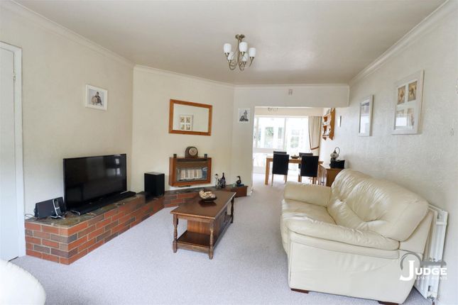 22, Henson Close, Birstall, Leicester photo 3