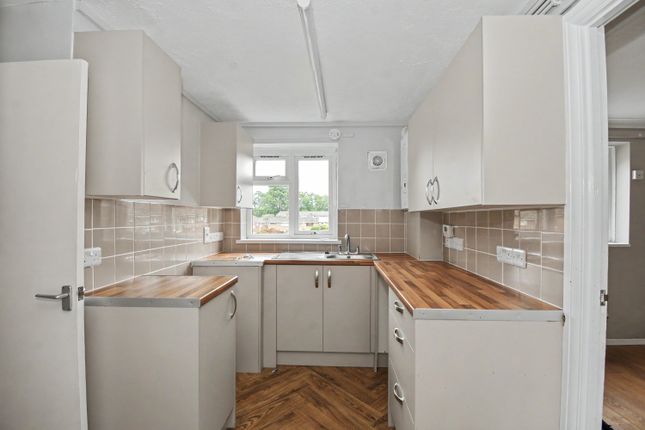 Flat 9 Boulters House, Bracknell photo 4