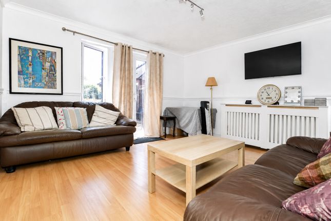 37, Dunnock Road, London photo 2