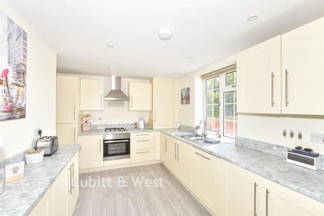 65, College Road, Haywards Heath photo 4