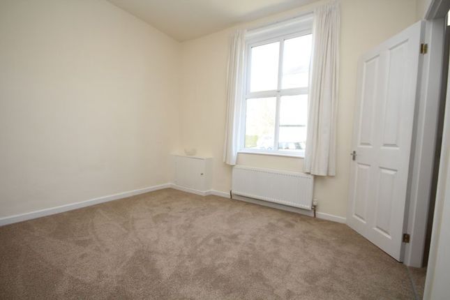 126, Norden Road, Rochdale photo 2