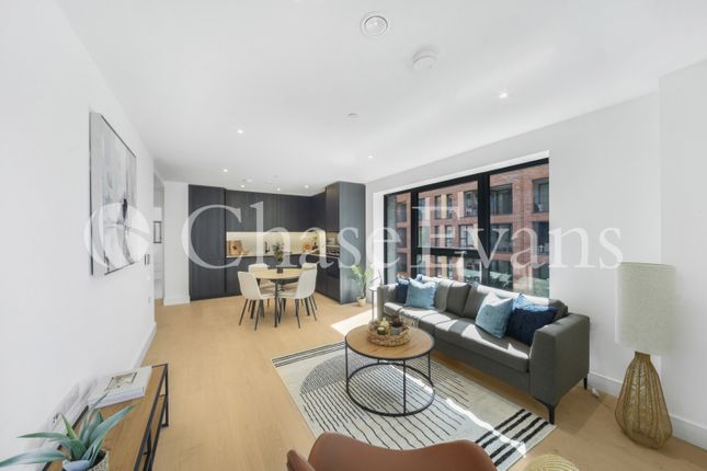 Thumbnail Flat to rent in Belfield Mansions, Park &amp; Sayer, Elephant And Castle